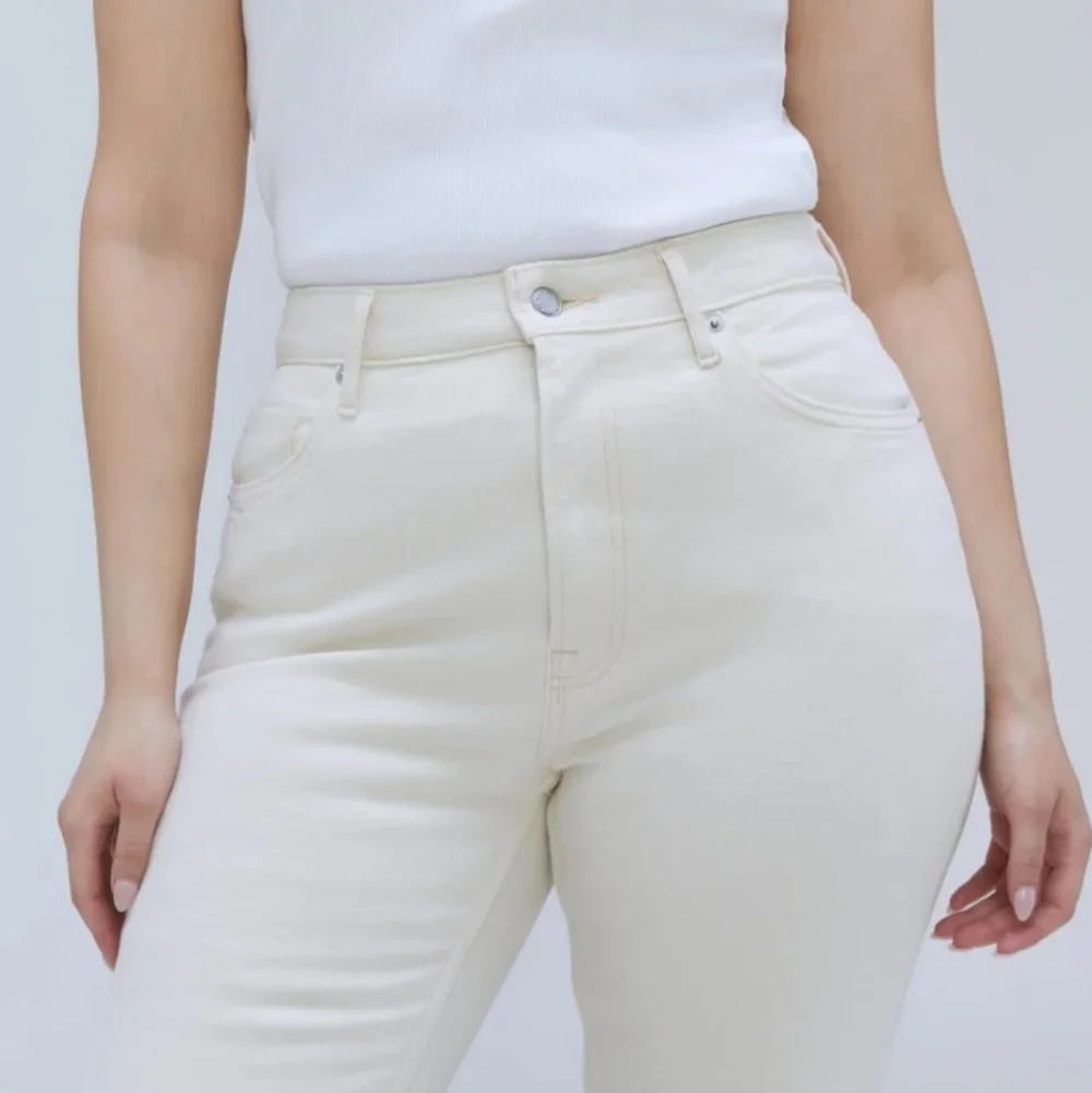 Everlane Cheeky Curvy Jean in Ecru Size 27 Regular - Picture 4 of 16